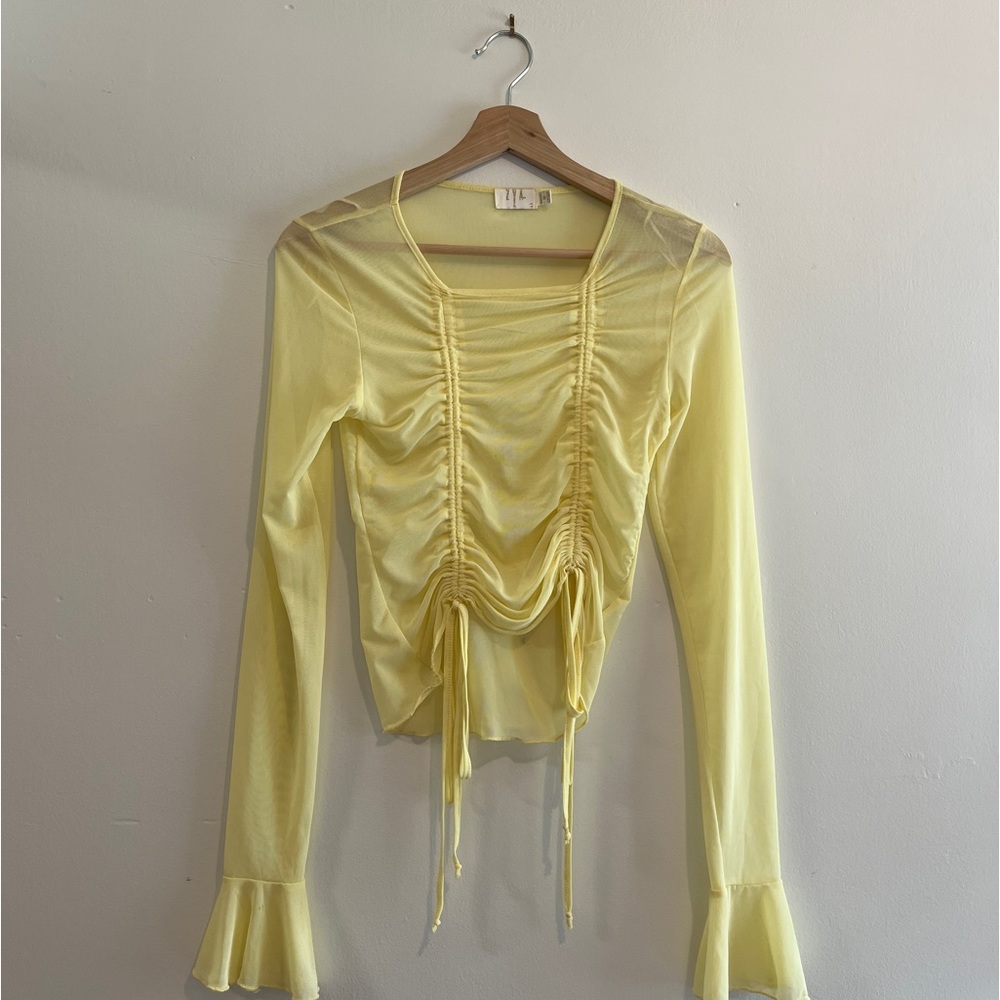 SOLD ON DEPOP- Cute yellow mesh top with belle sleeves, only worn once!